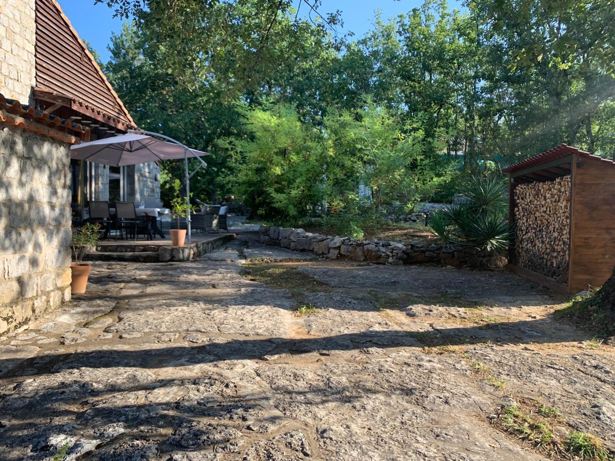 Gite Avec Piscine Privee Au Coeur D'Une Foret De Chenes Proche De Vallon Pont D'Arc Saint Alban Auriolles エクステリア 写真
